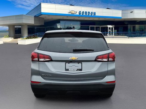 Used 2024 Chevrolet Equinox LS w/ LS Convenience Package image 4