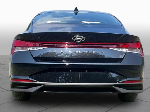 Used 2023 Hyundai Elantra SEL w/ Convenience Package FWD image 5