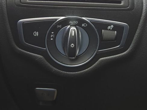 Used 2022 Mercedes-Benz GLC 300 4MATIC image 27