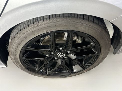 Used 2025 Honda Civic Sport image 11