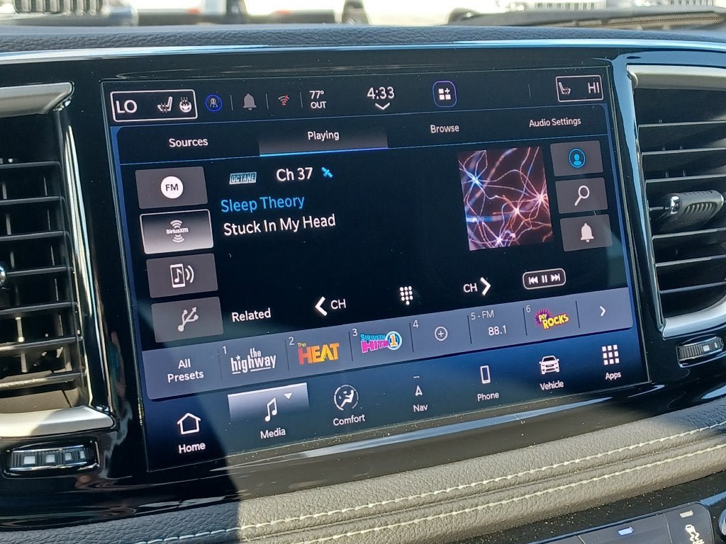 New 2027 Chrysler Pacifica Limited AWD/4WD image 16