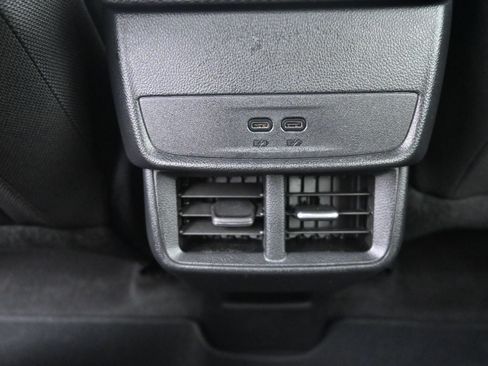 Used 2026 Chevrolet Equinox LT w/ Safety and Technology Package FWD image 24