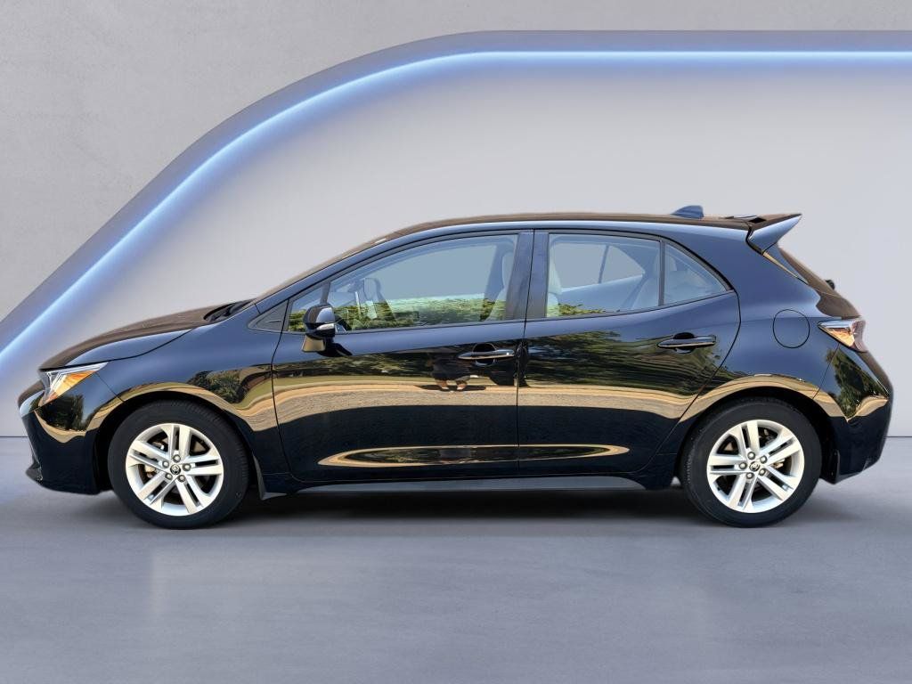 Used 2022 Toyota Corolla SE FWD image 2