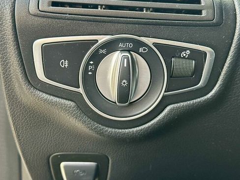 Certified 2022 Mercedes-Benz GLC 300 4MATIC image 32