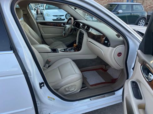 Used 2004 Jaguar XJ8 image 14