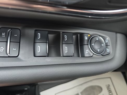Used 2024 Chevrolet Tahoe Premier AWD/4WD image 29