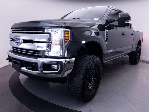 Used 2018 Ford F350 Lariat w/ Lariat Ultimate Package AWD/4WD image 19