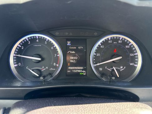 Used 2018 Toyota Highlander XLE image 10