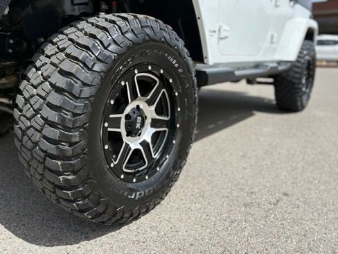 Used 2016 Jeep Wrangler Unlimited Sahara w/ Connectivity Group image 6