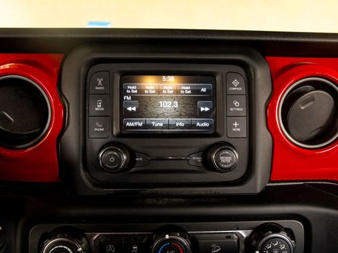 Used 2019 Jeep Wrangler Unlimited Sport AWD/4WD image 17