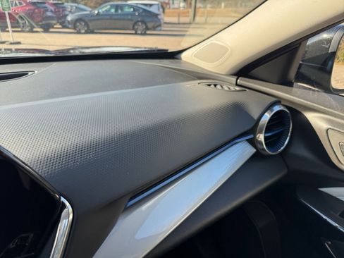 Used 2025 Chevrolet Trax LT w/ LT Convenience Package image 30