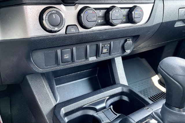 Used 2022 Toyota Tacoma SR AWD/4WD image 16