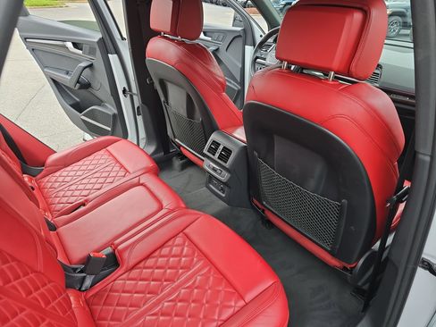 Used 2023 Audi SQ5 Premium Plus w/ Premium Plus Package image 11