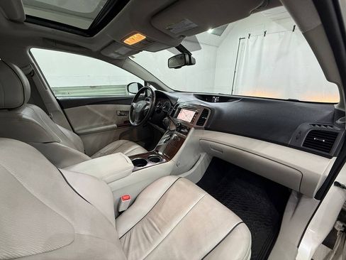 Used 2010 Toyota Venza AWD image 6