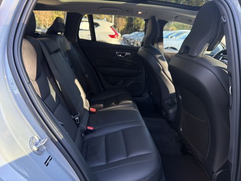 Certified 2025 Volvo V60 B5 Cross Country Plus image 33