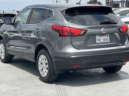 Used 2018 Nissan Rogue Sport S FWD image 5