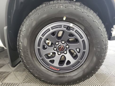 New 2026 Nissan Frontier PRO-4X w/ Pro-4x Convenience Package image 9