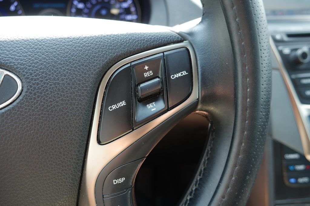 Used 2014 Hyundai Azera Limited w/ Option Group 02 FWD image 16