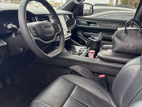 Used 2022 Jeep Wagoneer Series II w/ Premium Group I image 18