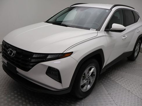 Used 2024 Hyundai Tucson SEL FWD image 2