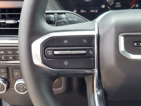 Used 2025 GMC Yukon Denali AWD/4WD image 24