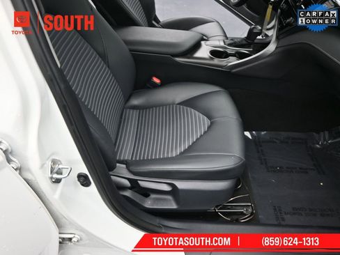 Used 2024 Toyota Camry SE image 32