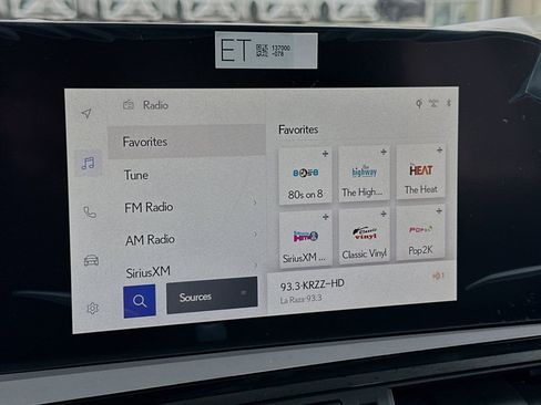 New 2024 Lexus ES 300h w/ Premium Package image 11