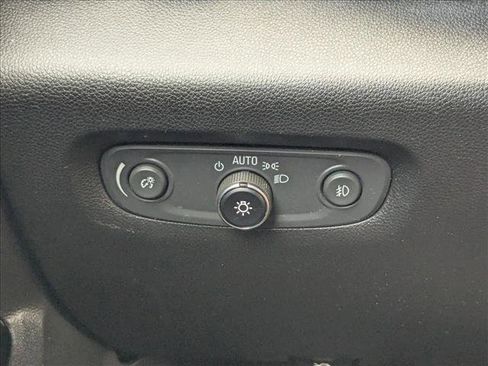 Used 2019 Chevrolet Traverse Premier w/ Driver Confidence II Package FWD image 13