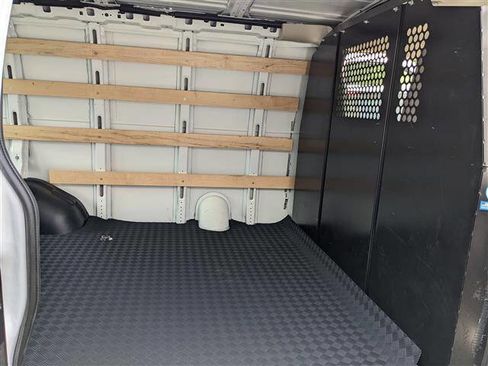 Used 2024 GMC Savana 2500 2500 3dr Cargo Van w/ Driver Convenience Package image 12