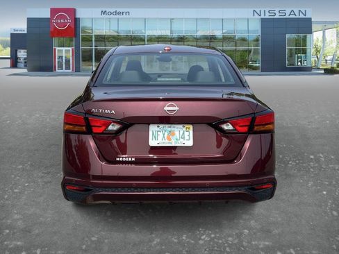 Certified 2025 Nissan Altima 2.5 SV FWD image 8