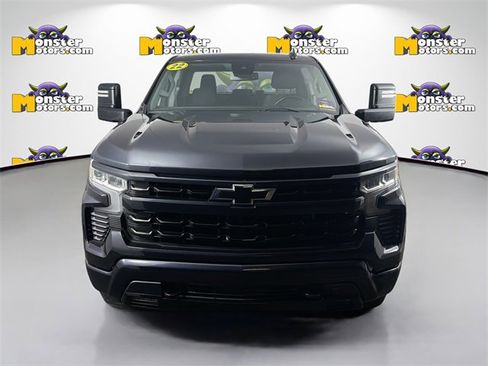 Used 2022 Chevrolet Silverado 1500 RST image 2