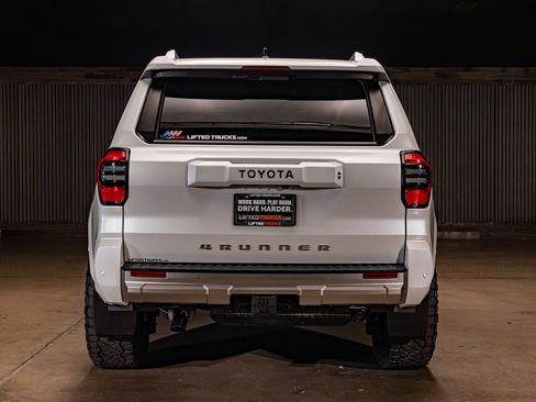 Used 2026 Toyota 4Runner Limited AWD/4WD image 8