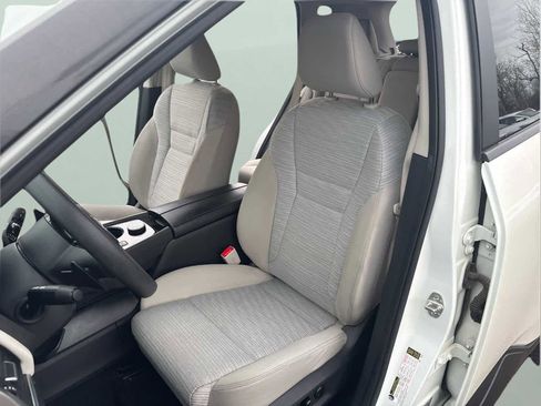 Used 2023 Nissan Rogue SV image 31