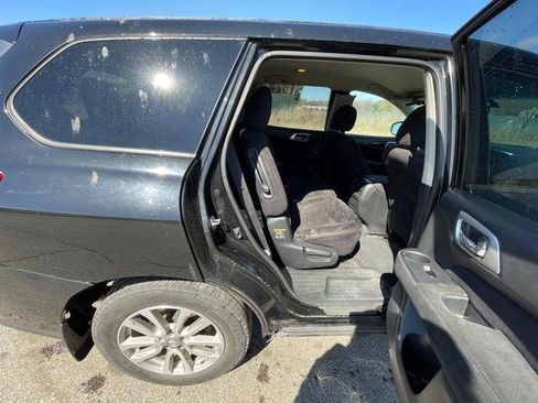 Used 2015 Nissan Pathfinder S image 28