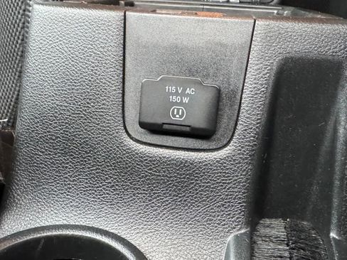 Used 2017 Jeep Wrangler Unlimited Sahara image 23