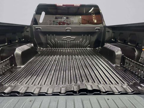 Used 2023 Chevrolet Silverado 1500 LT AWD/4WD image 56
