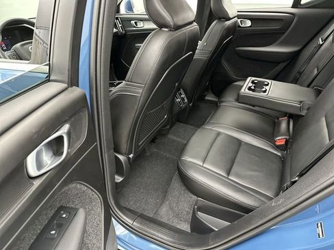 Certified 2025 Volvo XC40 B5 Plus image 23