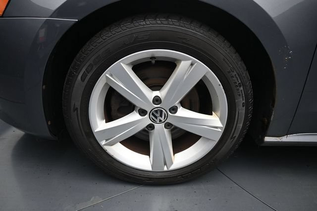 Used 2012 Volkswagen Passat 2.5 SE FWD image 11
