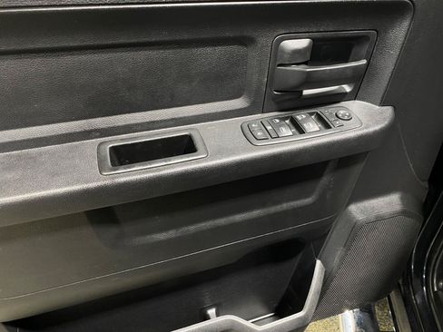 Used 2016 RAM 2500 Tradesman w/ Chrome Appearance Group AWD/4WD image 7