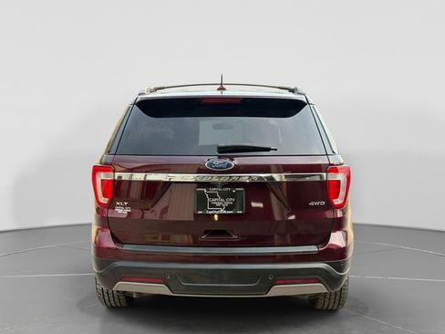 Used 2019 Ford Explorer XLT w/ Equipment Group 202A image 5