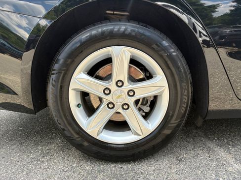 Used 2021 Chevrolet Malibu LS FWD image 23