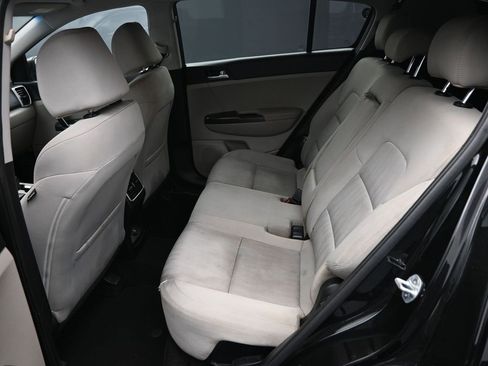 Used 2020 Kia Sportage LX image 12