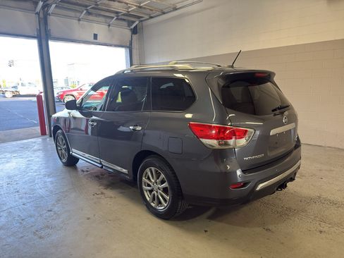 Used 2013 Nissan Pathfinder SL w/ Trailer Tow Pkg AWD/4WD image 5