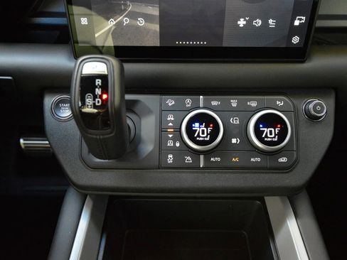 Used 2025 Land Rover Defender 130 V8 image 39