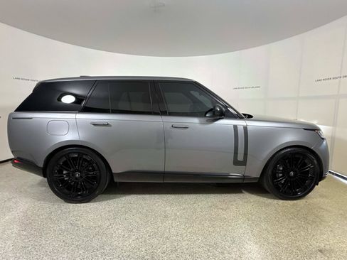Used 2024 Land Rover Range Rover SE AWD/4WD image 6
