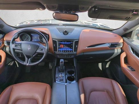 Used 2019 Maserati Levante image 16