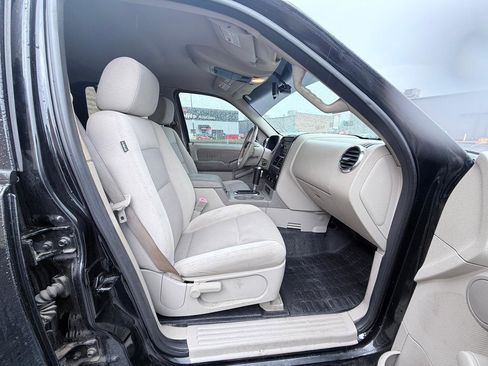 Used 2007 Ford Explorer Sport Trac XLT RWD image 12