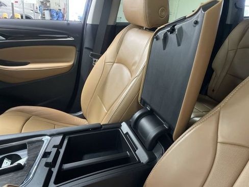 Used 2018 Buick Enclave Essence image 21