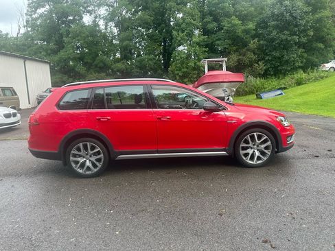 Used 2017 Volkswagen Golf Alltrack SEL AWD/4WD image 3