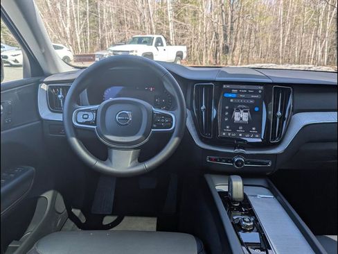 Certified 2025 Volvo XC60 B5 Plus AWD/4WD image 14